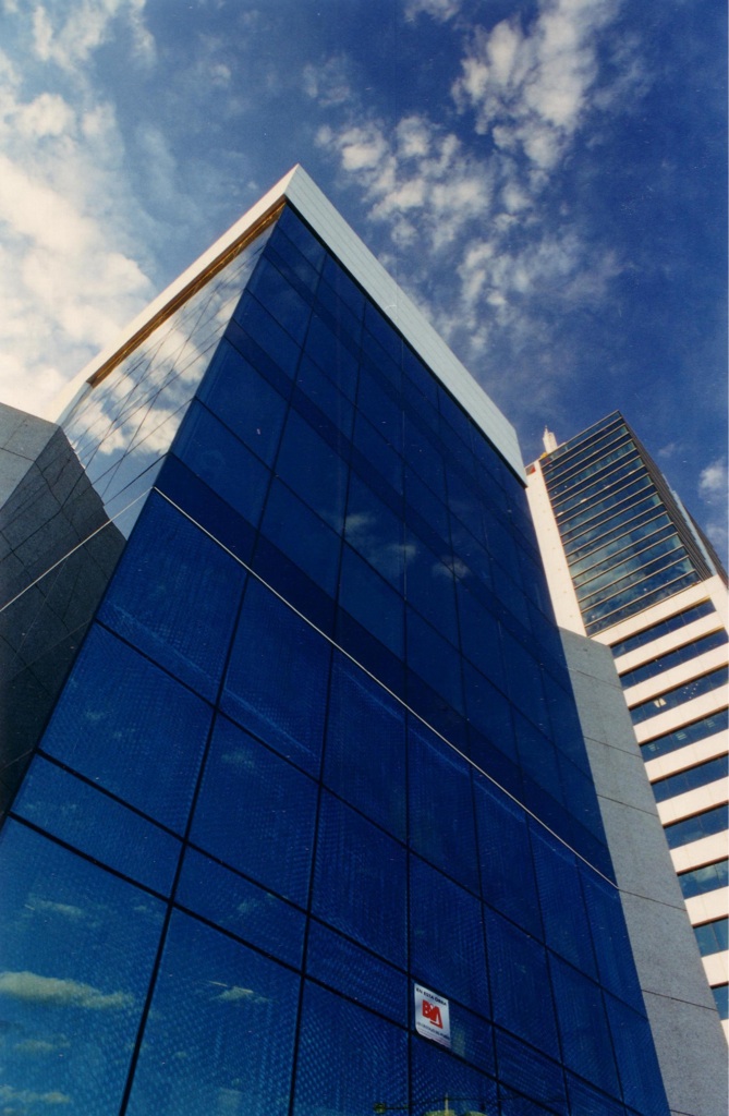 Banco Hipotecaio Del Uruguay   Local World Trade Canter   Lu