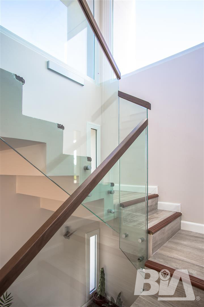 BIA   Alicia Magarios 18 Large