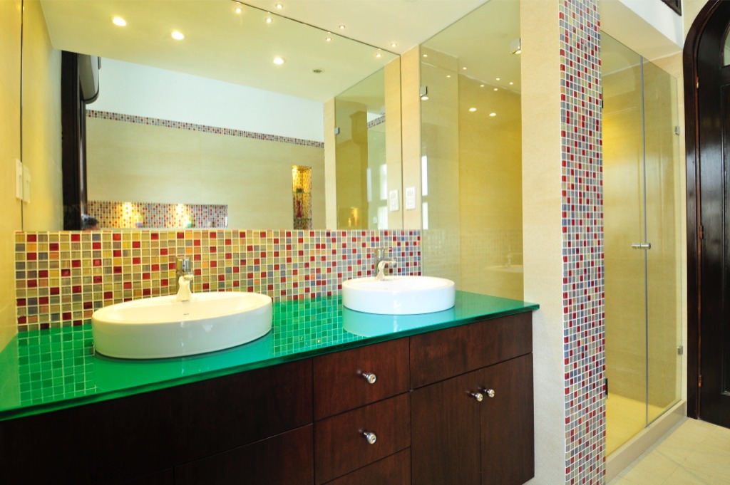 1 Mesada Serigrafiada, Espejo, Mampara Fijo Y Batiente