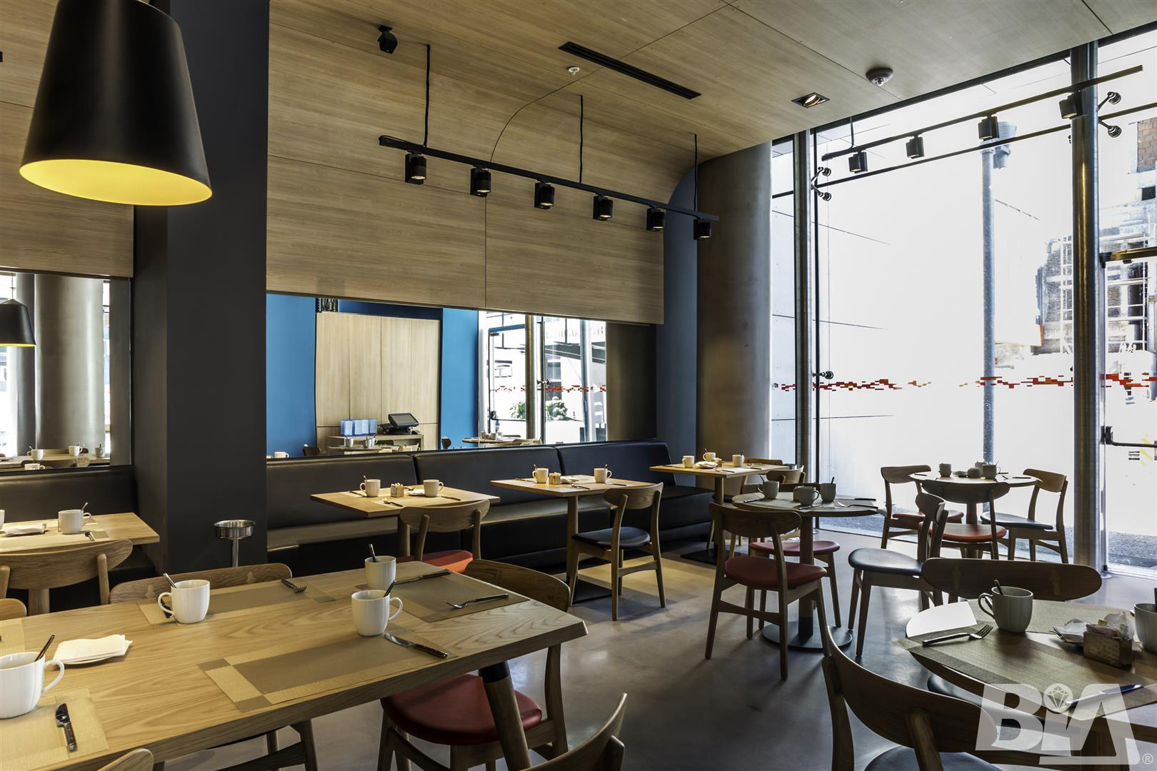 BIA   Aloft 15 Large