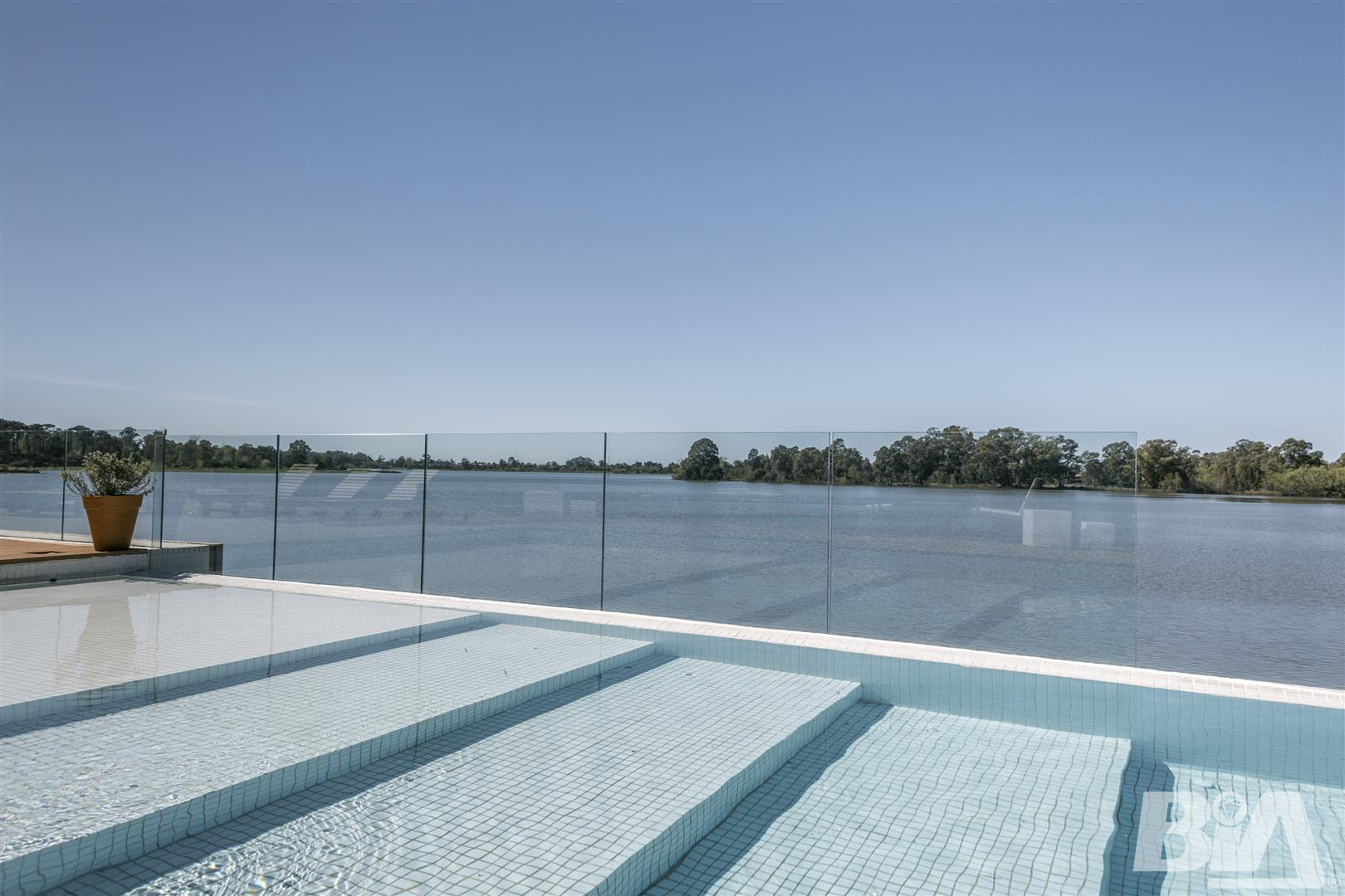 BIA   Hotel Hampton By Hilton 11 Large